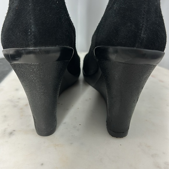 Circa JoanDavid Wedge Suede Booties, Size 6 - Picture 6 of 12